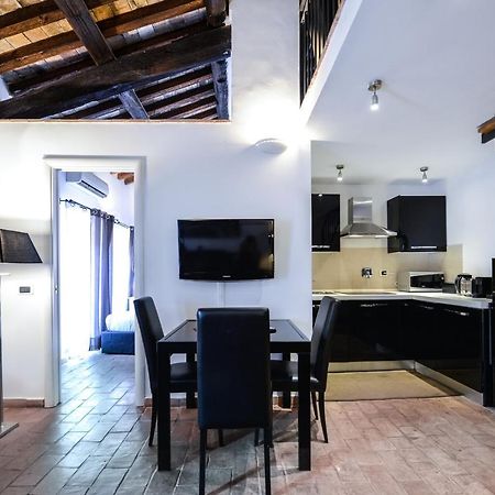 Ibernesi - Charming Apartment At The Roman Forums Luaran gambar
