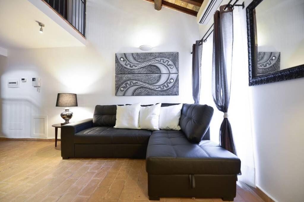 Ibernesi - Charming Apartment At The Roman Forums Luaran gambar