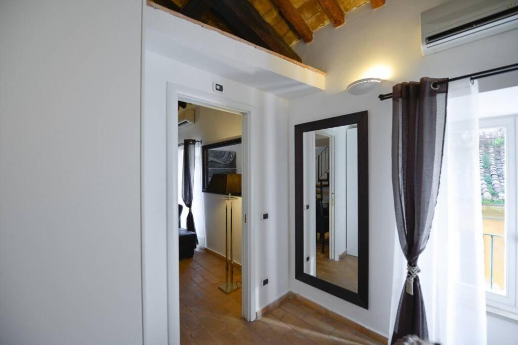 Ibernesi - Charming Apartment At The Roman Forums Luaran gambar