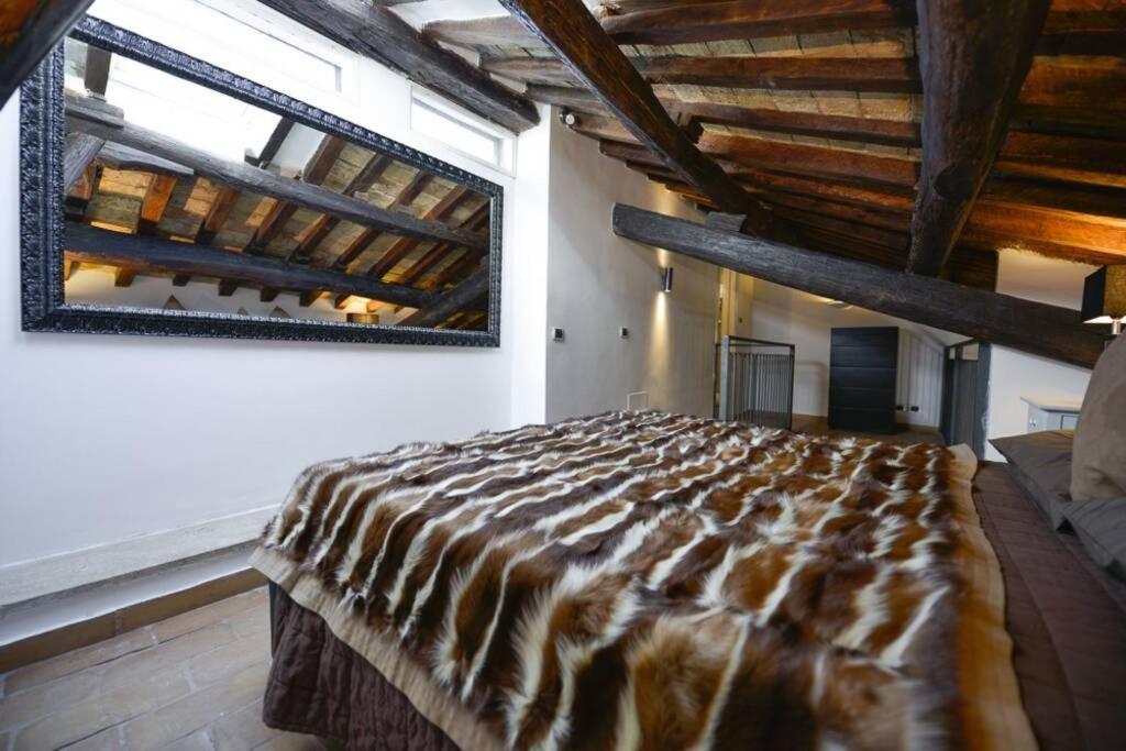 Ibernesi - Charming Apartment At The Roman Forums Luaran gambar