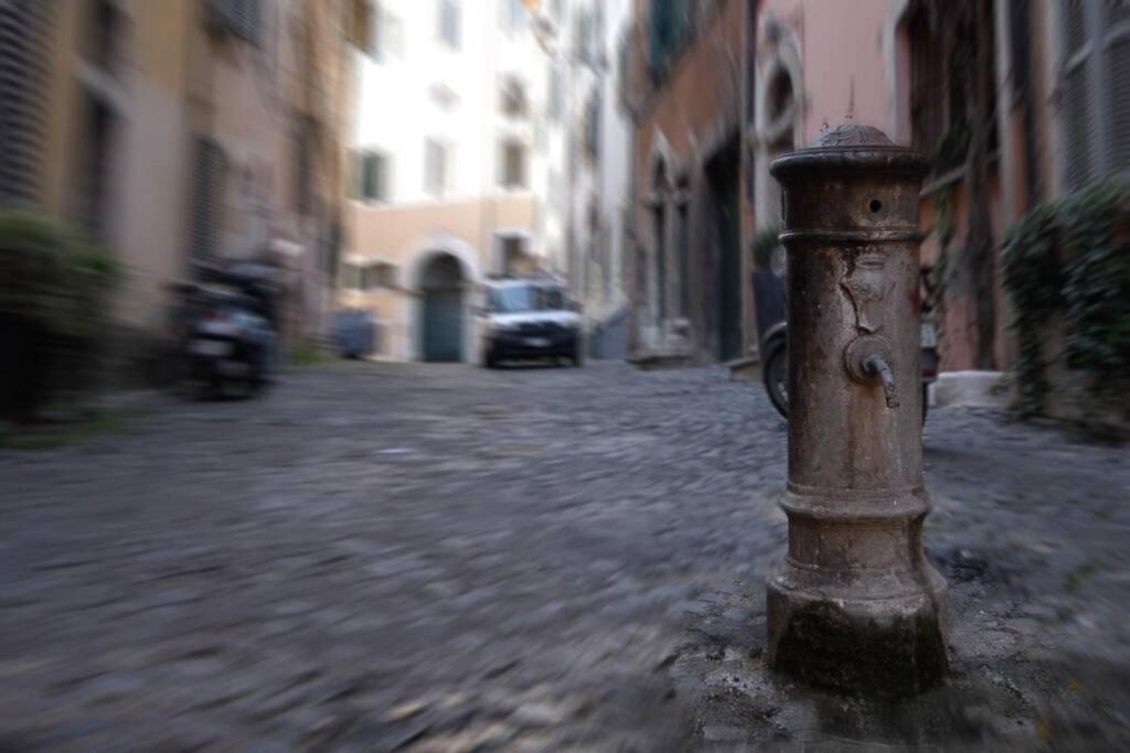 Ibernesi - Charming Apartment At The Roman Forums Luaran gambar