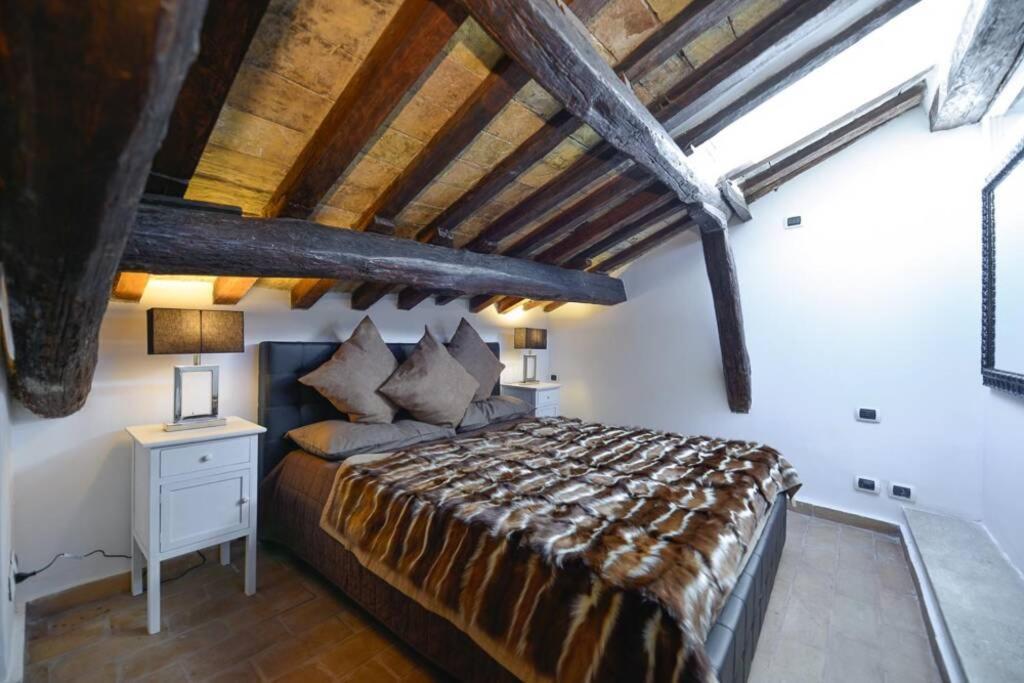 Ibernesi - Charming Apartment At The Roman Forums Luaran gambar