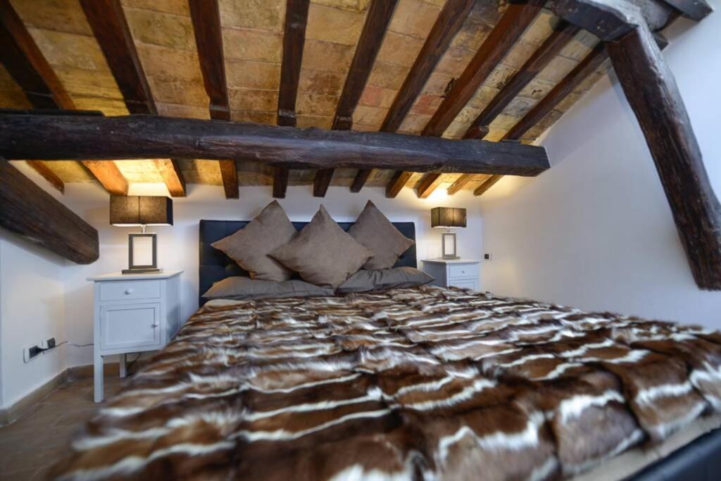 Ibernesi - Charming Apartment At The Roman Forums Luaran gambar