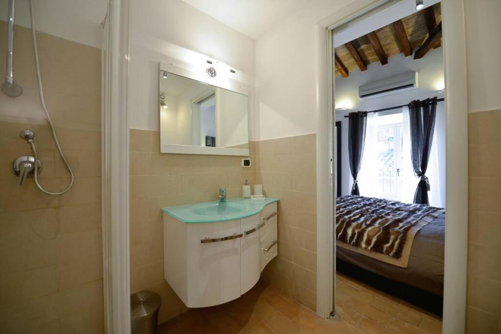 Ibernesi - Charming Apartment At The Roman Forums Luaran gambar