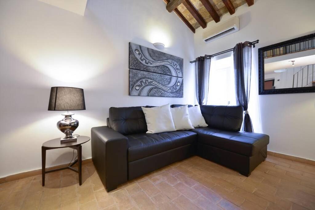 Ibernesi - Charming Apartment At The Roman Forums Luaran gambar