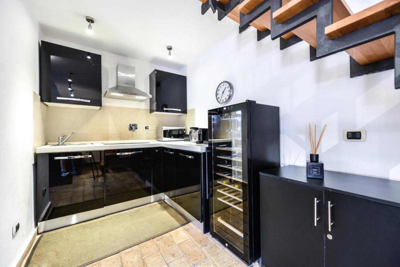 Ibernesi - Charming Apartment At The Roman Forums Luaran gambar